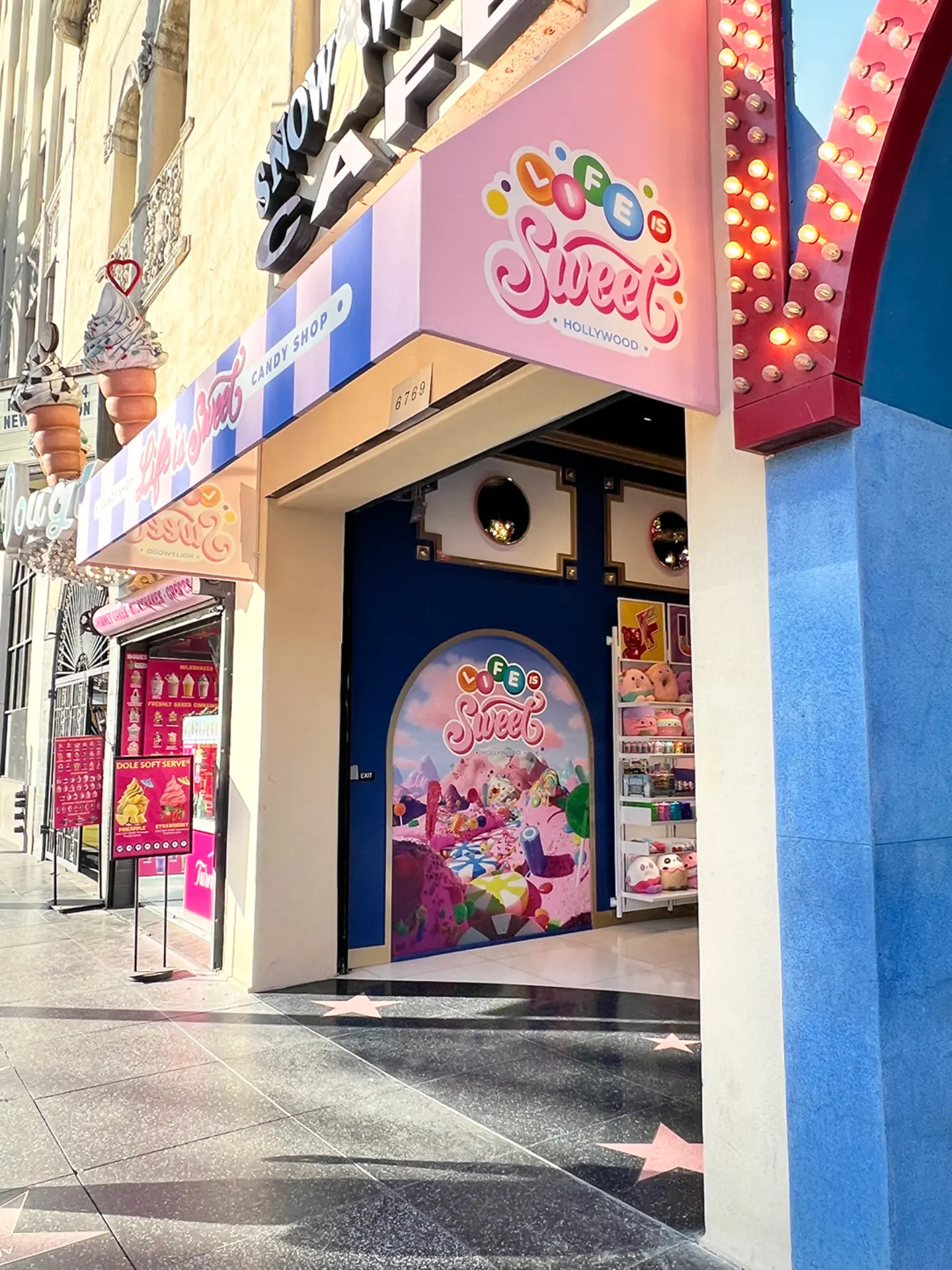 retail theming